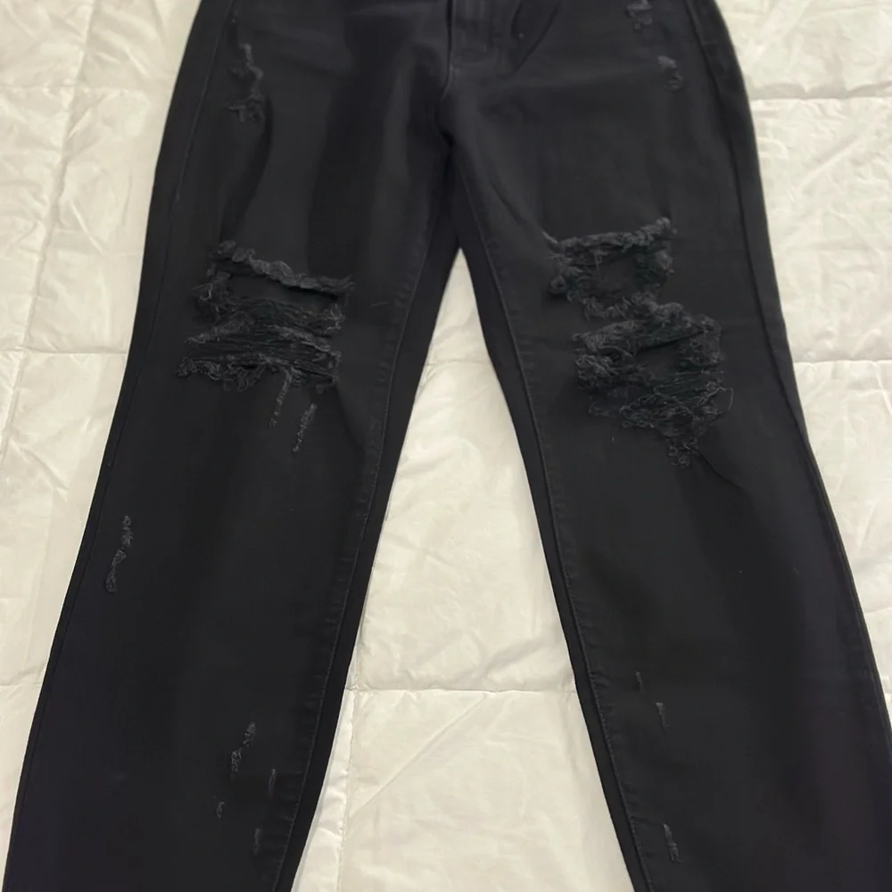 Judy Blue Black Distressed Jeans - Picture 6 of 6